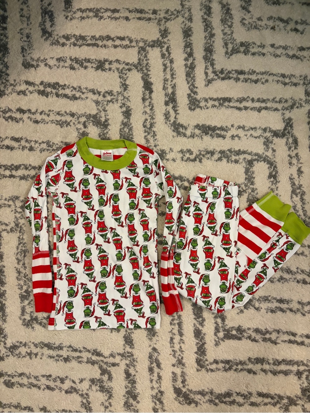 Hanna Andersson Kids Holiday Grinch Print Pajama Set - Green & Red